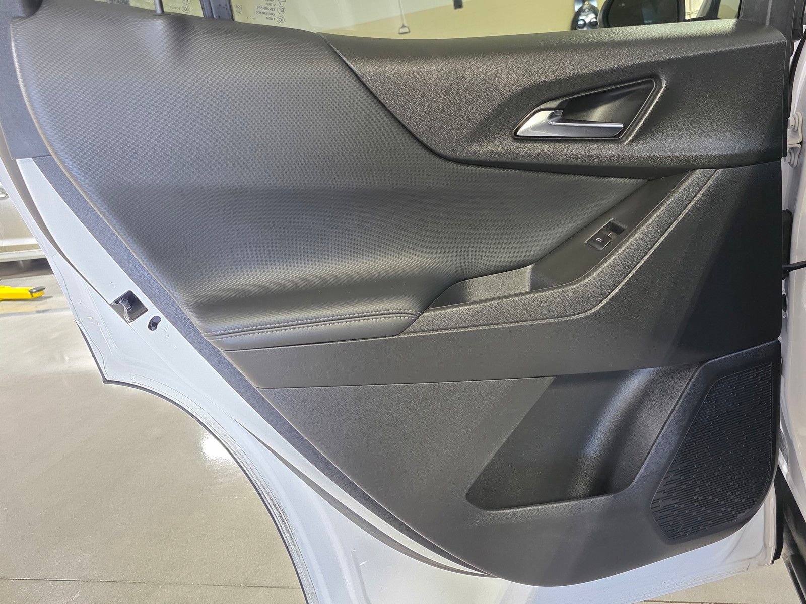 Used 2025 Chevrolet Equinox LT image 13