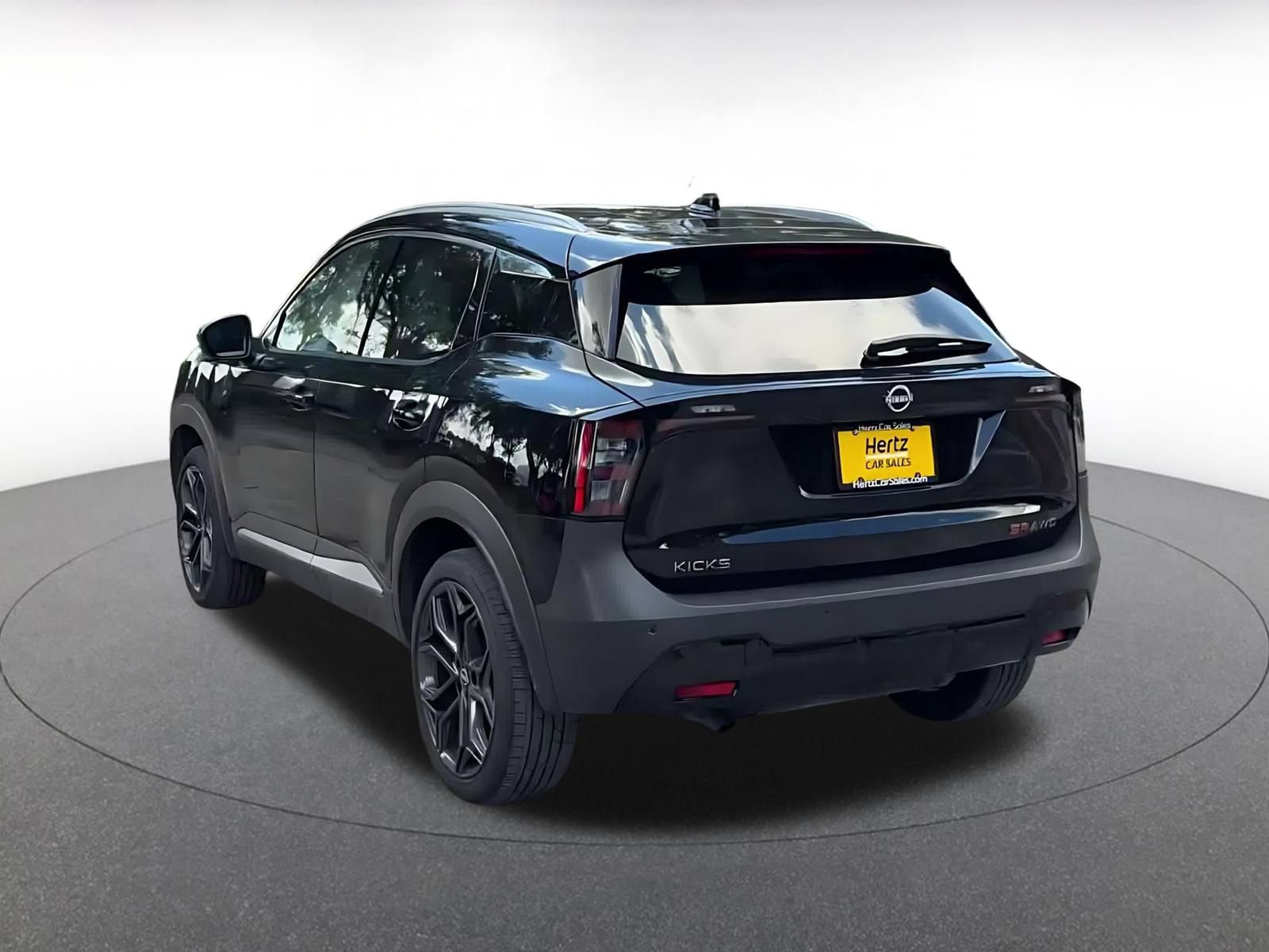 Used 2026 Nissan Kicks SR AWD/4WD image 10