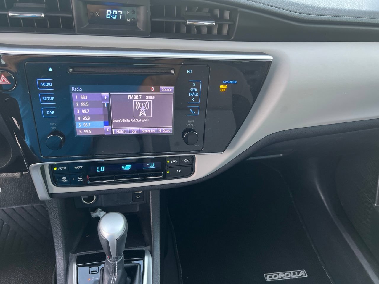 Used 2019 Toyota Corolla LE FWD image 10