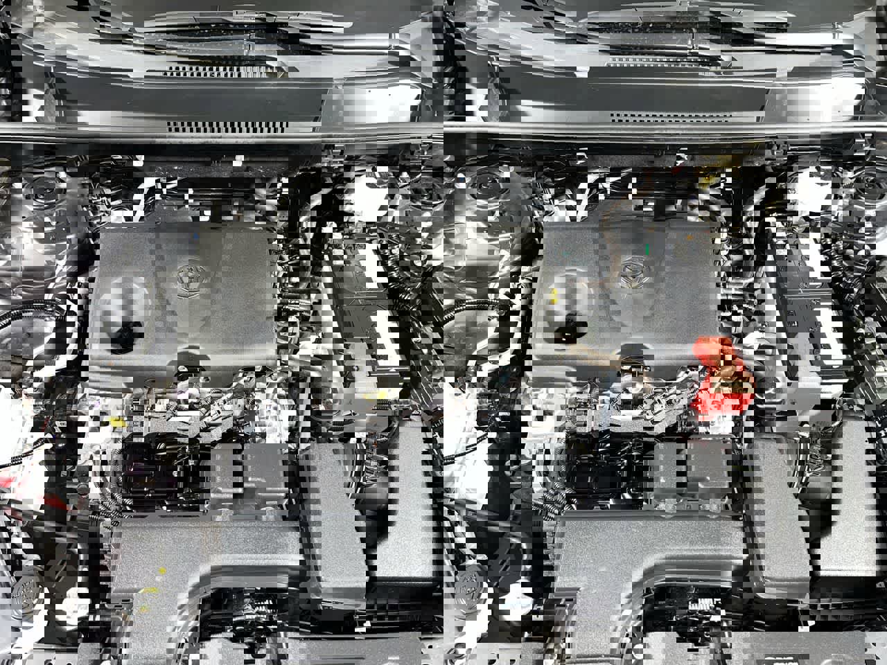 Used 2025 Toyota RAV4 XLE image 12