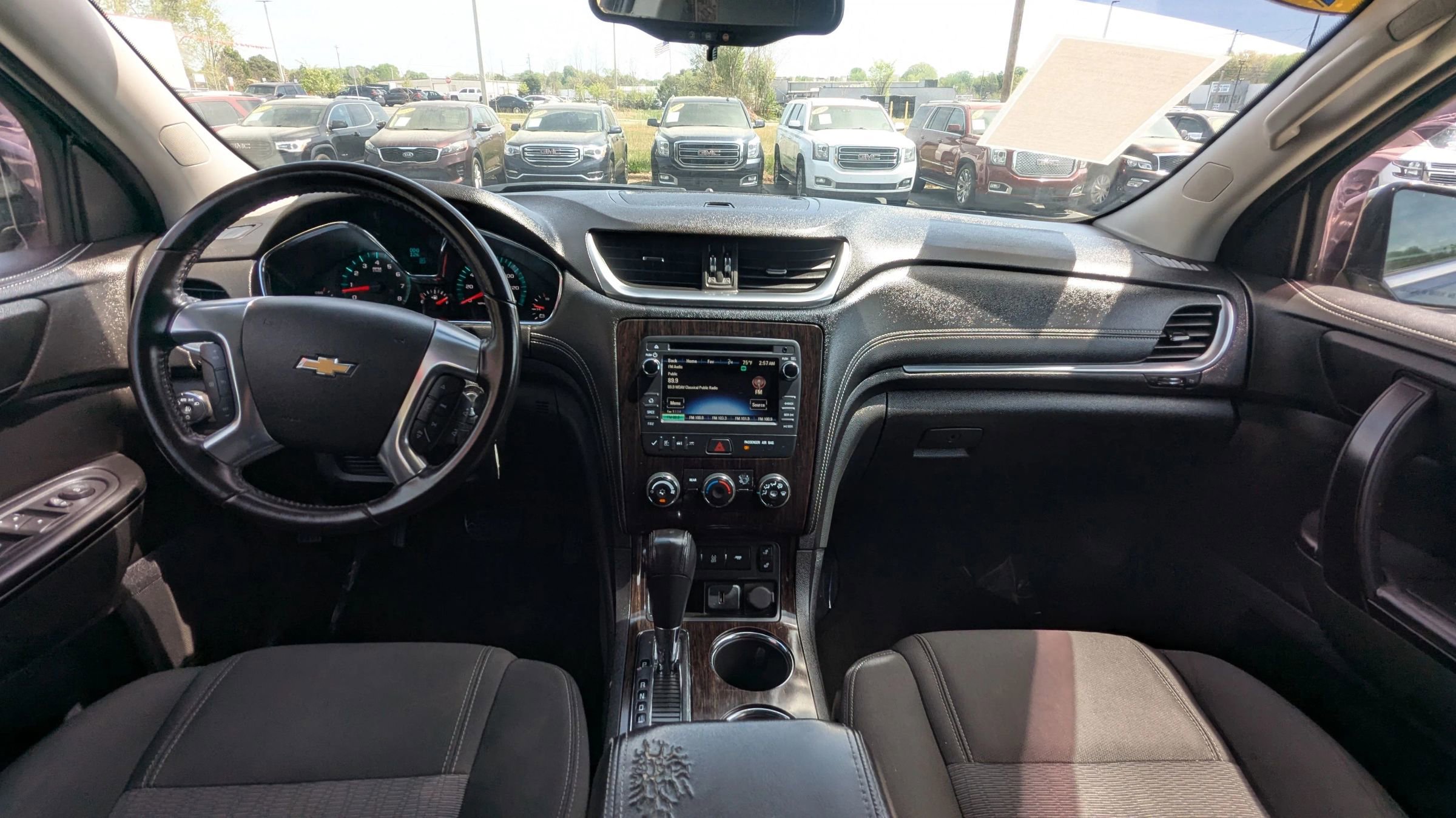 Used 2016 Chevrolet Traverse LT w/ Style and Technology Package FWD image 13