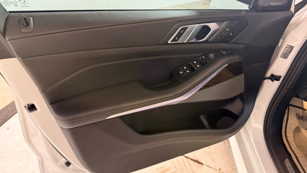 Used 2020 BMW X5 M50i w/ Executive Package image 11