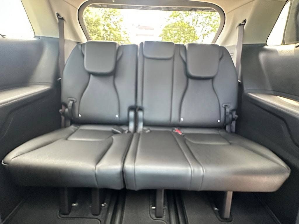 Used 2025 Kia Carnival SX w/ SX Dark Edition Package FWD image 19