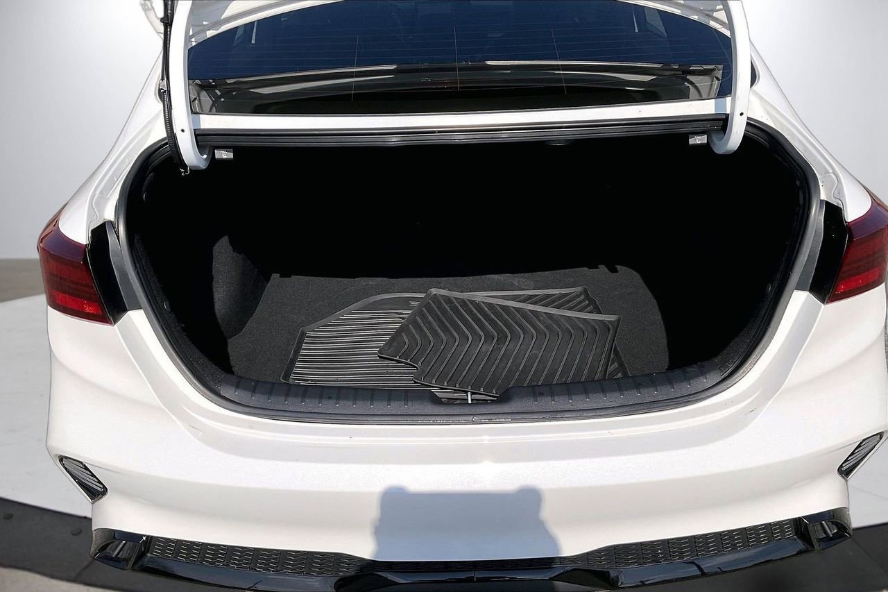 Used 2023 Kia Forte GT-Line w/ GT-Line Premium Package image 27