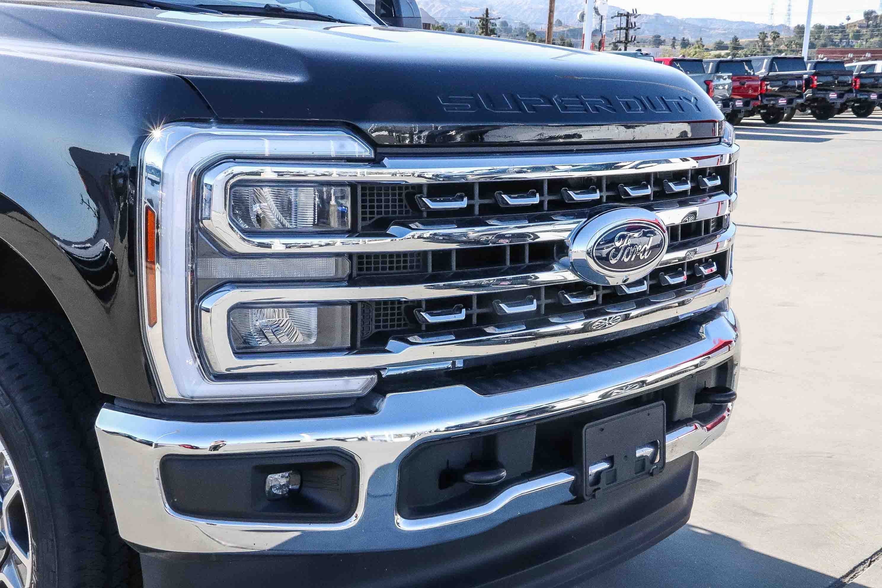 Used 2025 Ford F250 Lariat AWD/4WD image 12