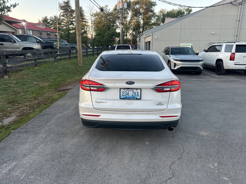 Used 2019 Ford Fusion SE image 6