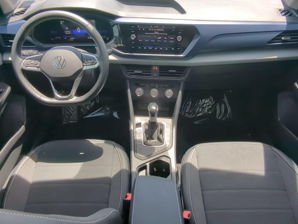 Certified 2022 Volkswagen Taos SE FWD image 12
