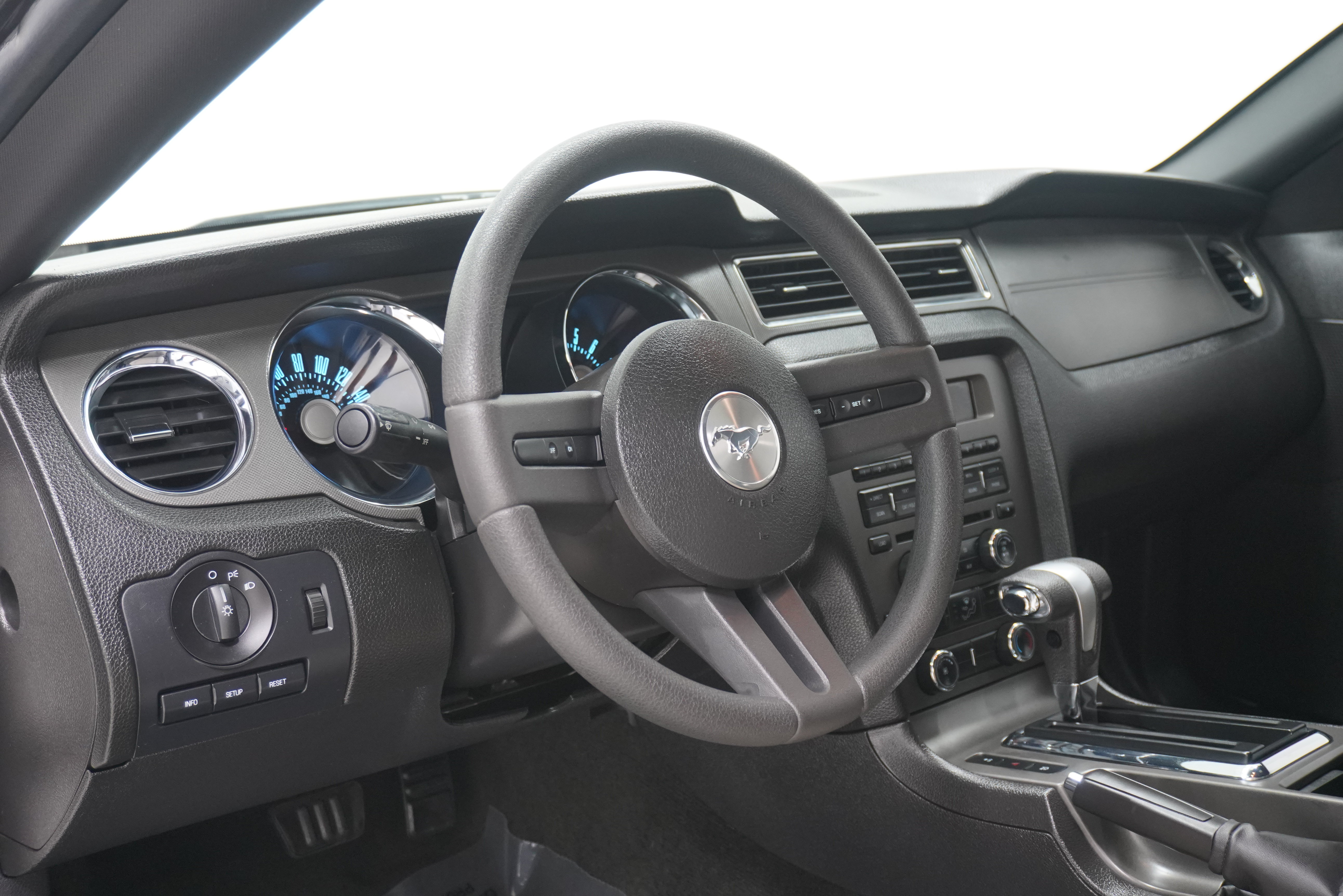 Used 2012 Ford Mustang Coupe RWD image 10