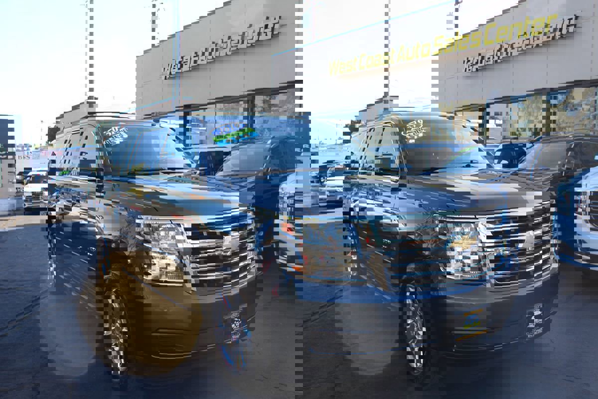 Used 2019 Chevrolet Suburban LS w/ All-Season Package image 8