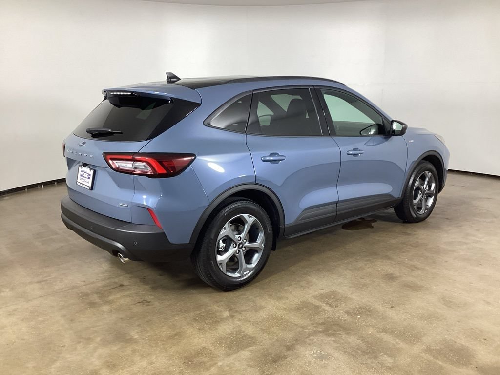 Used 2025 Ford Escape ST-Line w/ Equipment Group 301A FWD image 9
