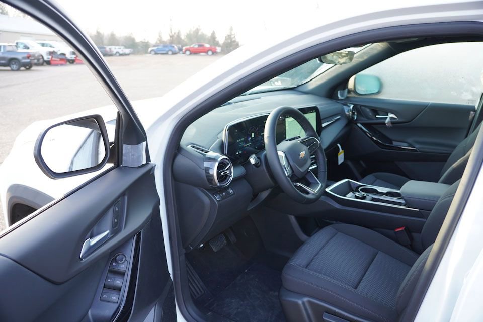 New 2026 Chevrolet Equinox LT w/ Safety and Technology Package image 10