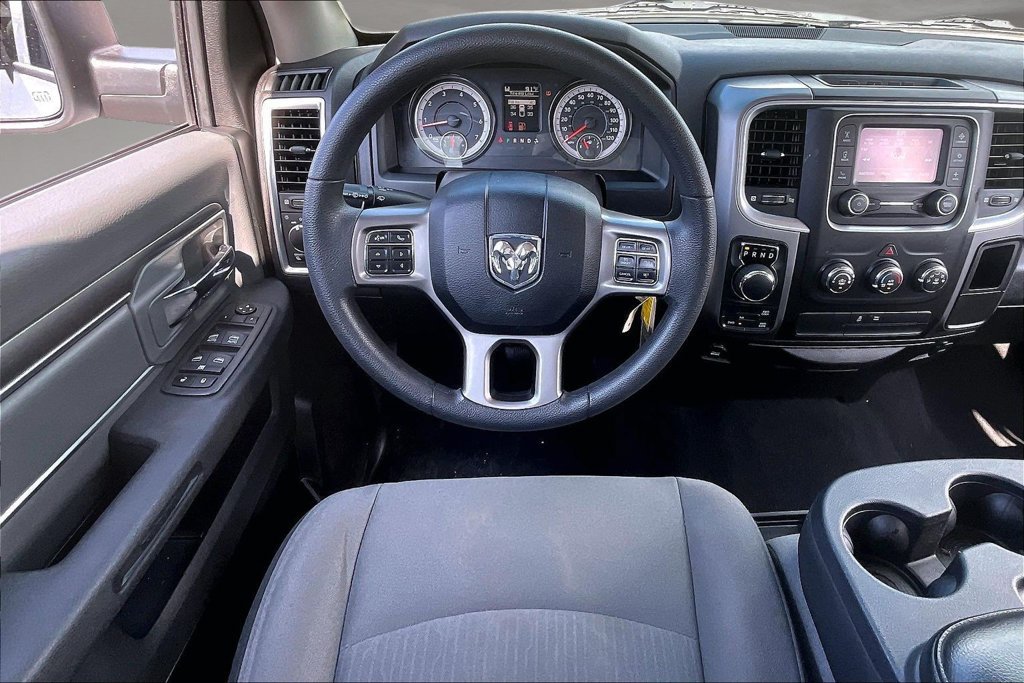 Used 2022 RAM 1500 Classic SLT AWD/4WD image 9