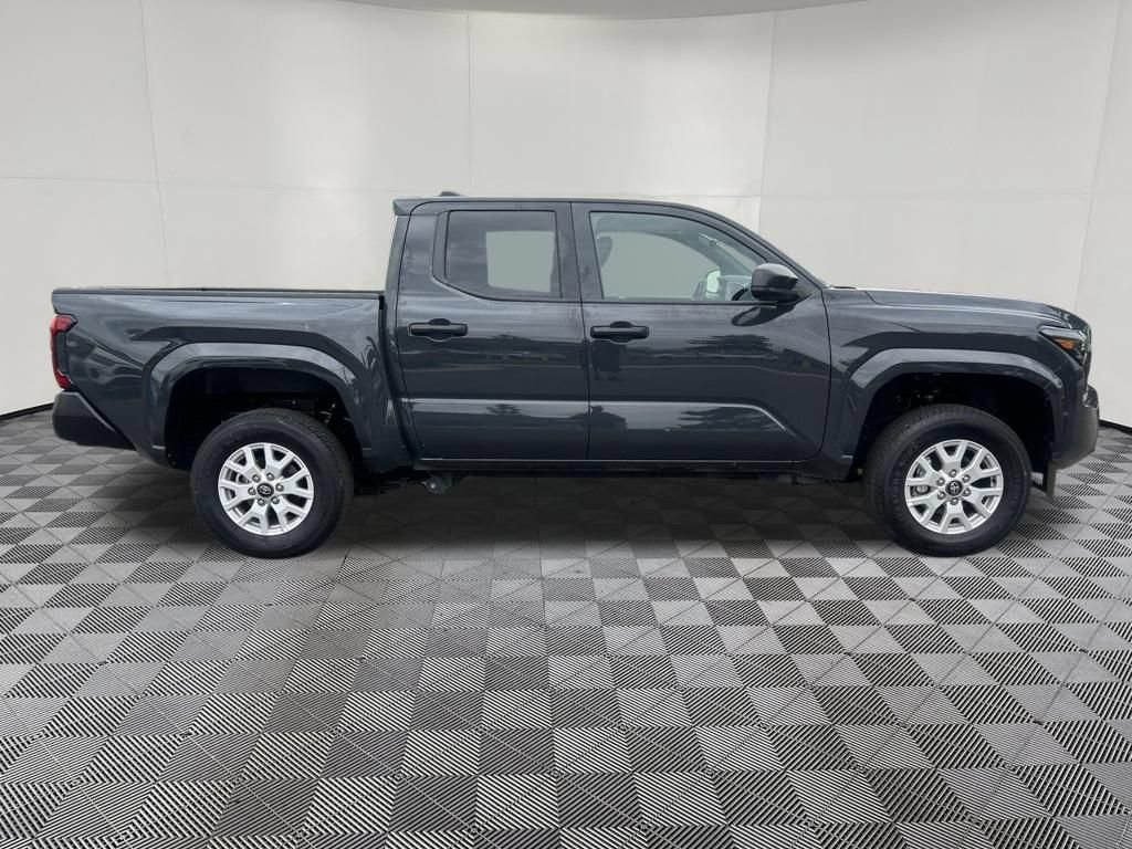 Used 2025 Toyota Tacoma SR w/ SR Upgrade Package AWD/4WD image 10