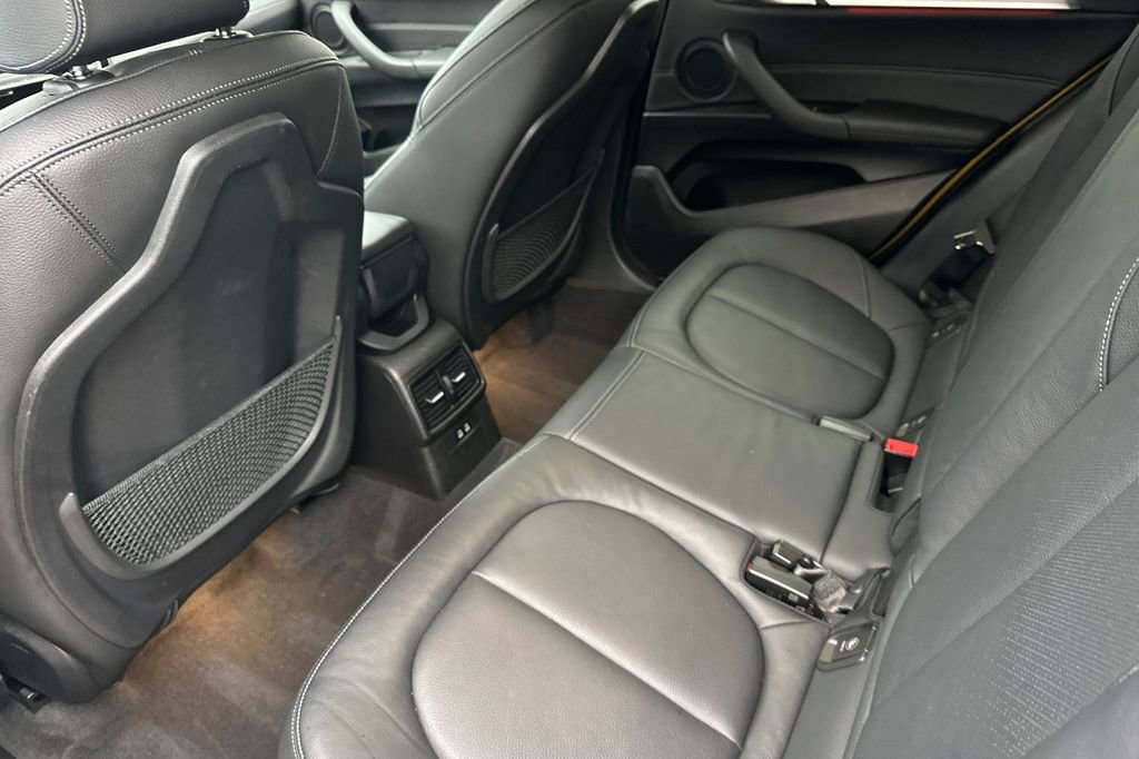 Used 2023 BMW X2 sDrive28i w/ M Sport Package image 9