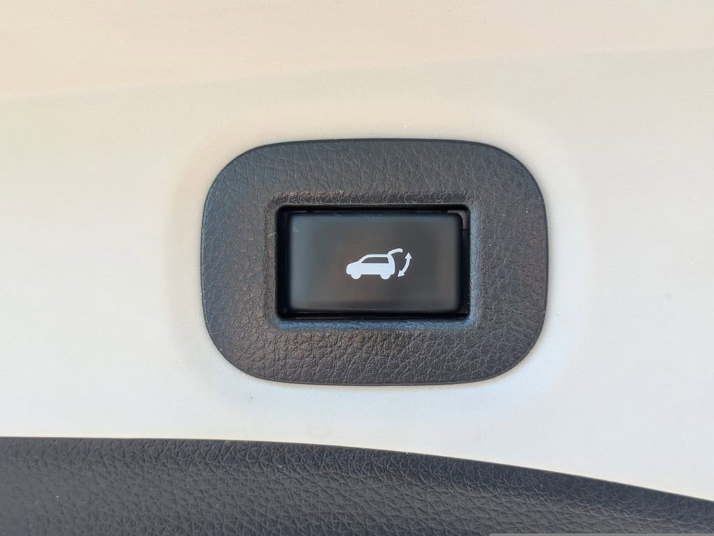 Used 2019 Nissan Rogue SV w/ Premium Package image 15