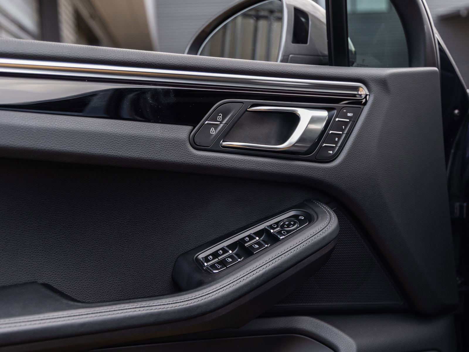 Certified 2023 Porsche Macan Turbo AWD/4WD image 22