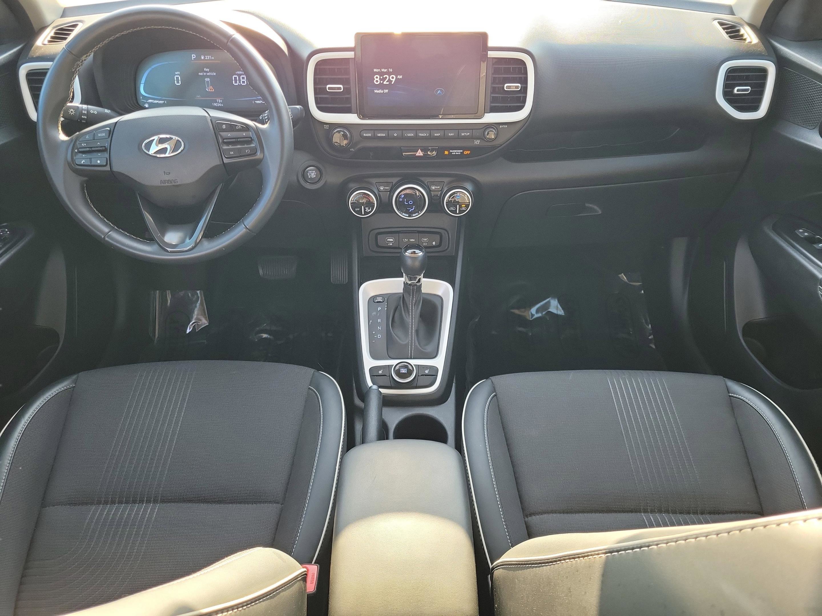 Certified 2024 Hyundai Venue Limited image 12