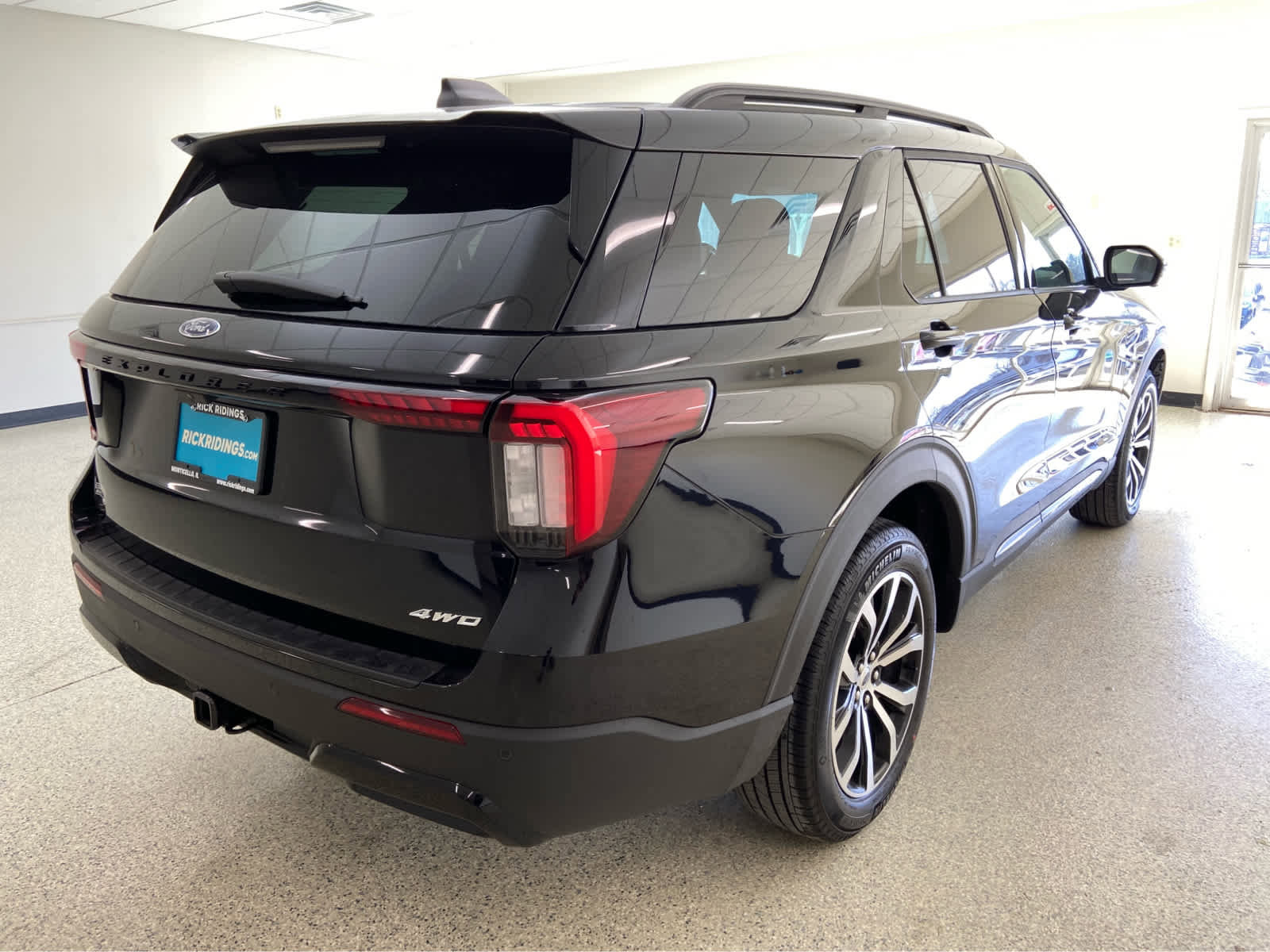 New 2026 Ford Explorer ST-Line image 5