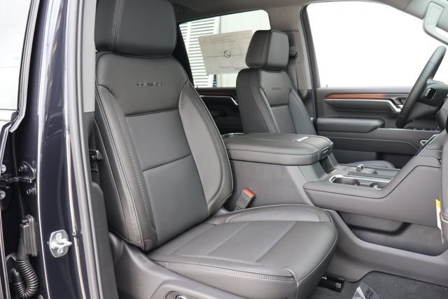 New 2026 GMC Sierra 3500 Denali w/ Denali Reserve Package AWD/4WD image 23