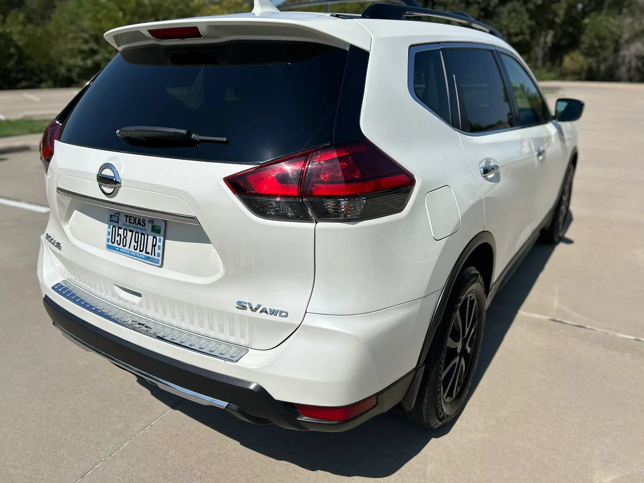 Used 2017 Nissan Rogue SV w/ Midnight Edition AWD/4WD image 6