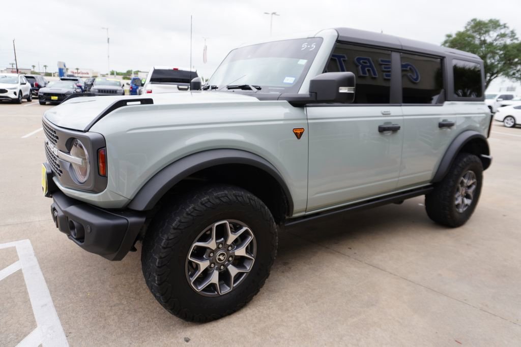 Used 2023 Ford Bronco Badlands AWD/4WD image 3