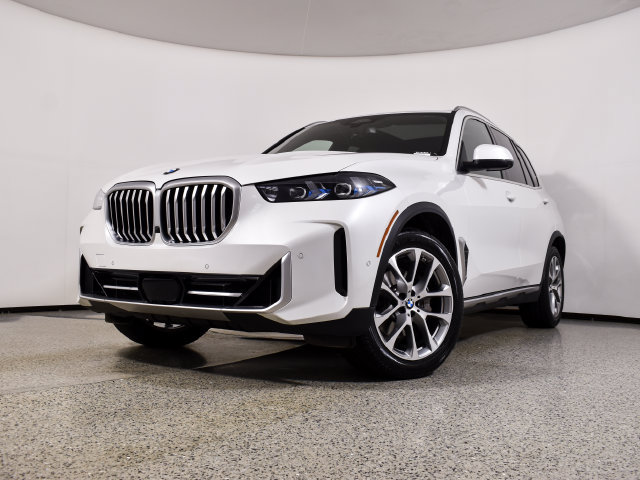 Used 2024 BMW X5 sDrive40i w/ Premium Package RWD image 2