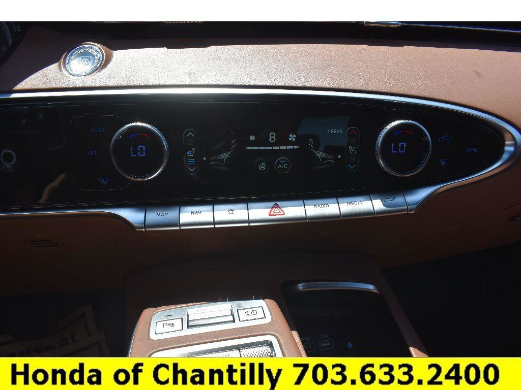 Used 2022 Genesis GV70 2.5T w/ Advanced Package AWD/4WD image 16
