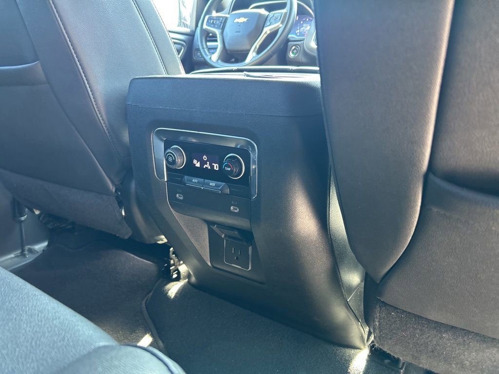 Used 2023 Chevrolet Suburban LT image 40