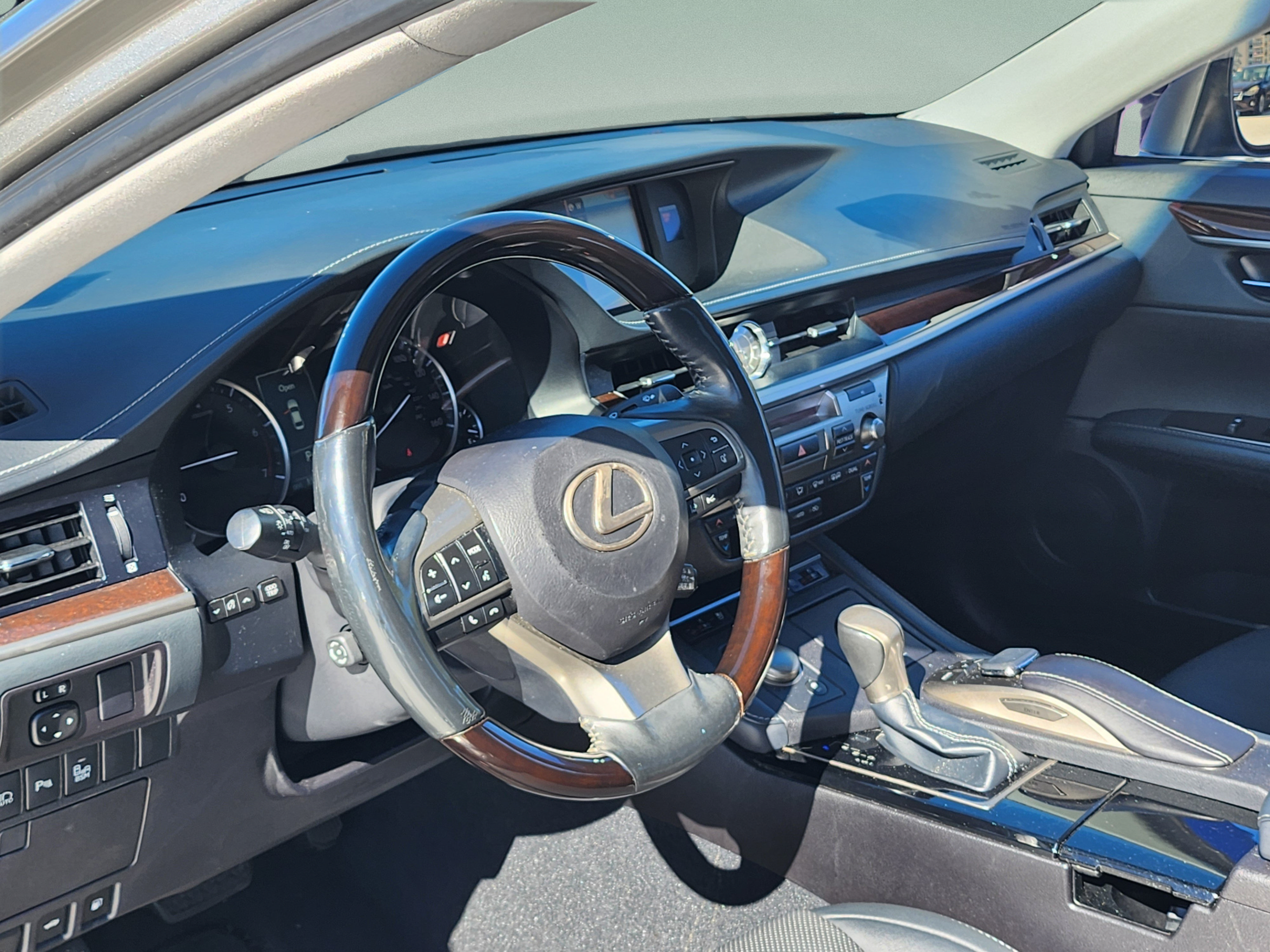 Used 2018 Lexus ES 350 w/ Navigation System Package FWD image 11