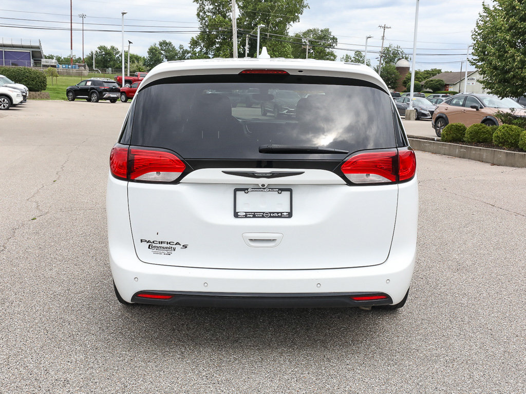 Used 2018 Chrysler Pacifica Touring Plus w/ S Appearance Package FWD image 5