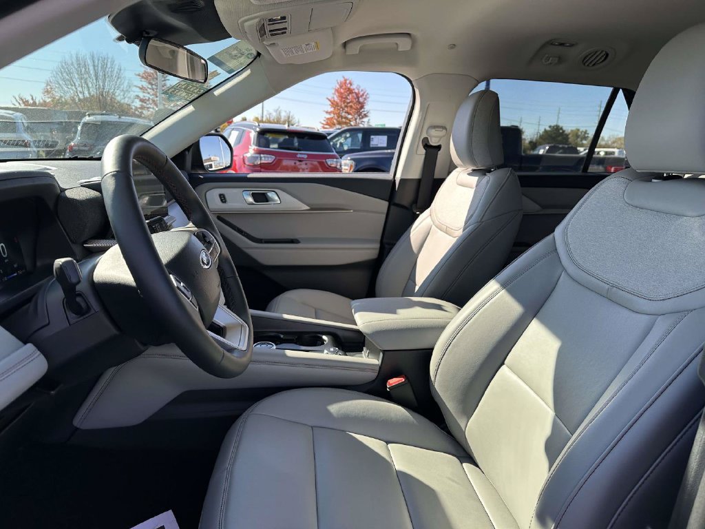 Certified 2026 Ford Explorer Active w/ Active Comfort Package AWD/4WD image 10