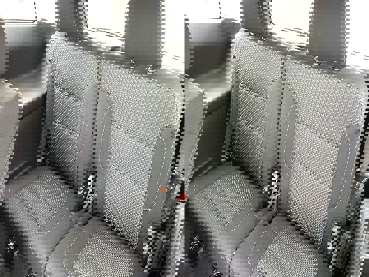 Used 2023 GMC Acadia SLE w/ Driver Convenience Package image 12