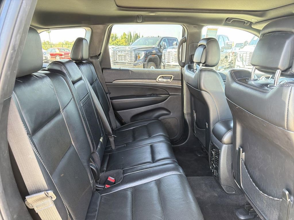 Used 2017 Jeep Grand Cherokee Limited w/ Luxury Group II AWD/4WD image 29