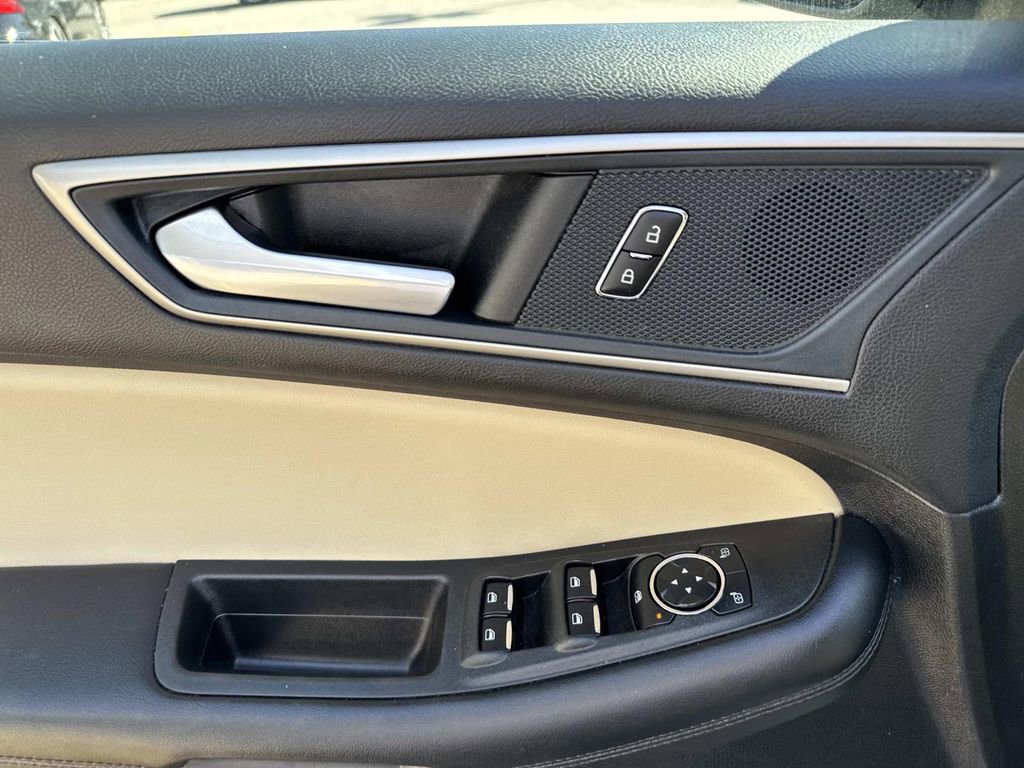 Used 2024 Ford Edge SEL image 21