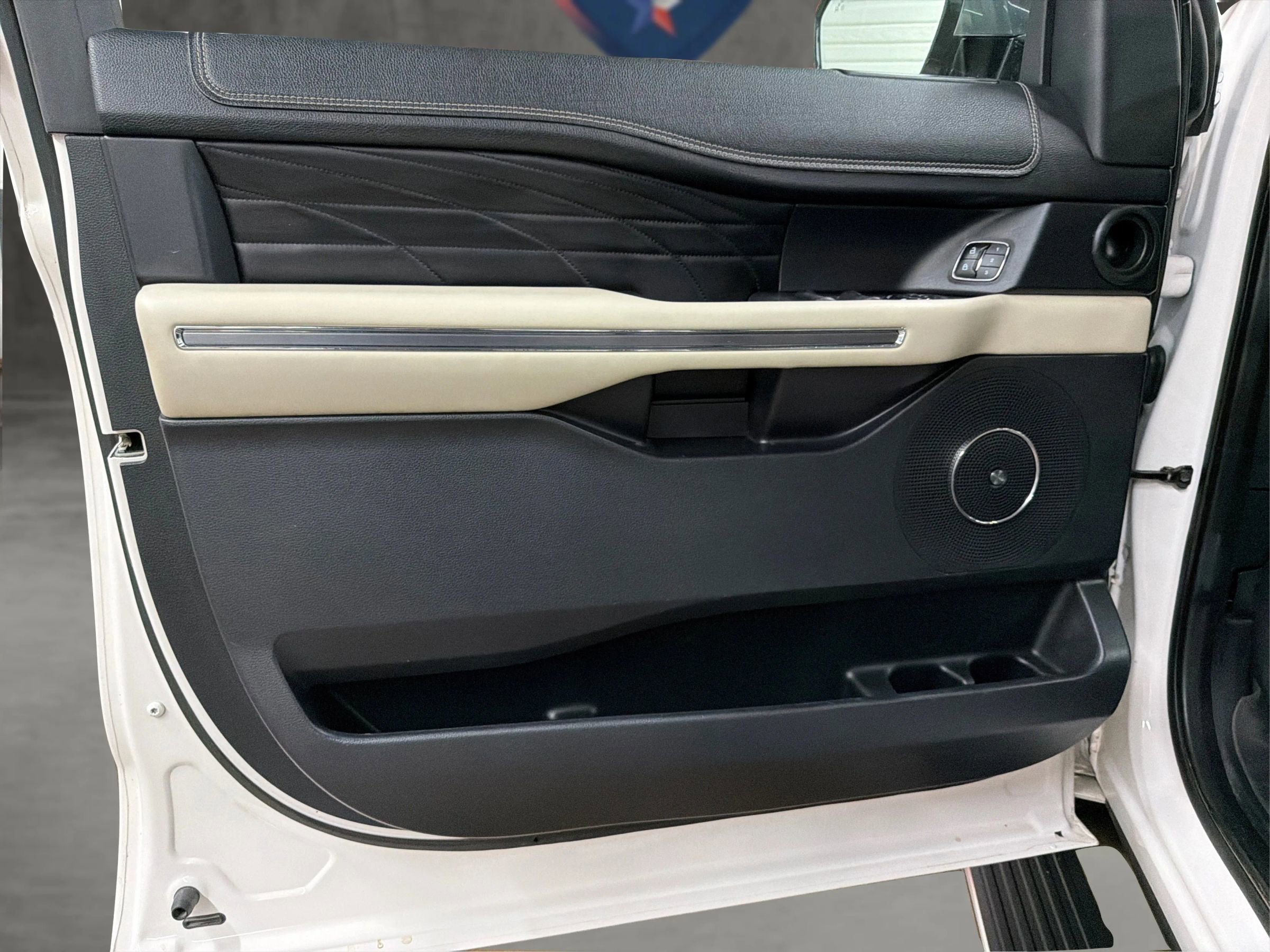 Used 2019 Ford Expedition Max Platinum AWD/4WD image 37