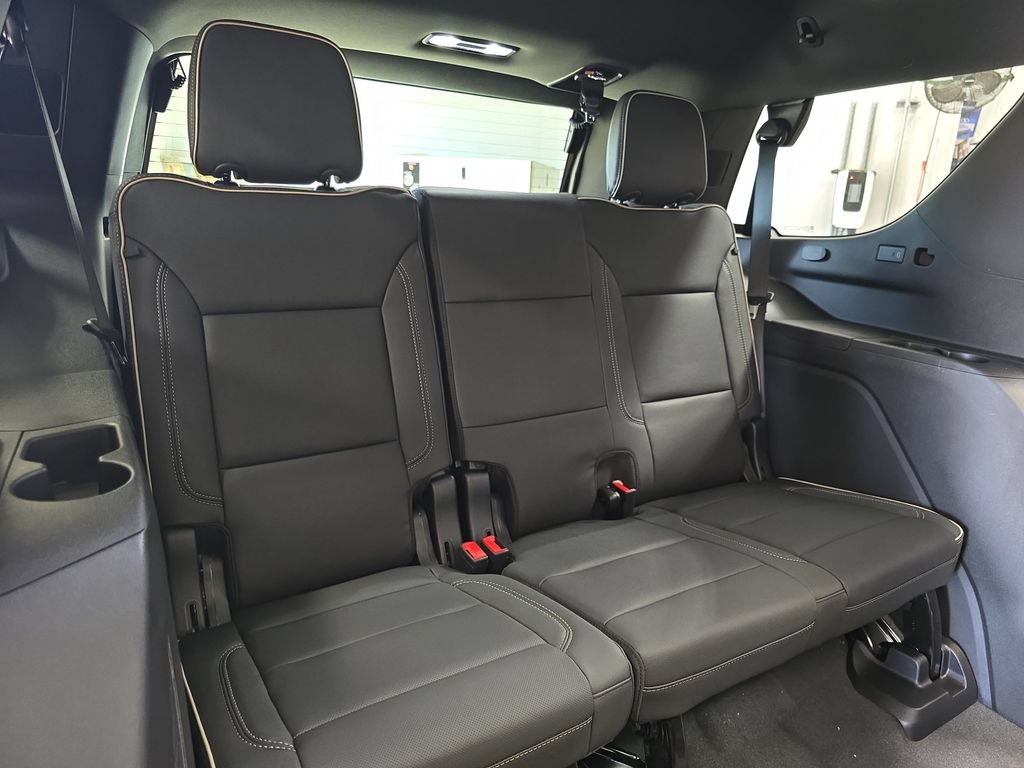 New 2026 GMC Yukon Elevation w/ Elevation Premium Package AWD/4WD image 12