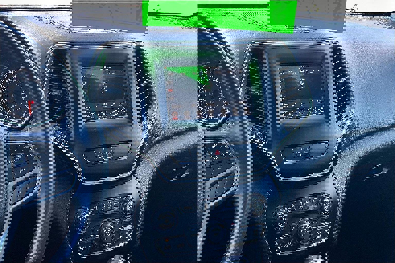 Used 2019 Jeep Cherokee Latitude Plus w/ Cold Weather Group image 6