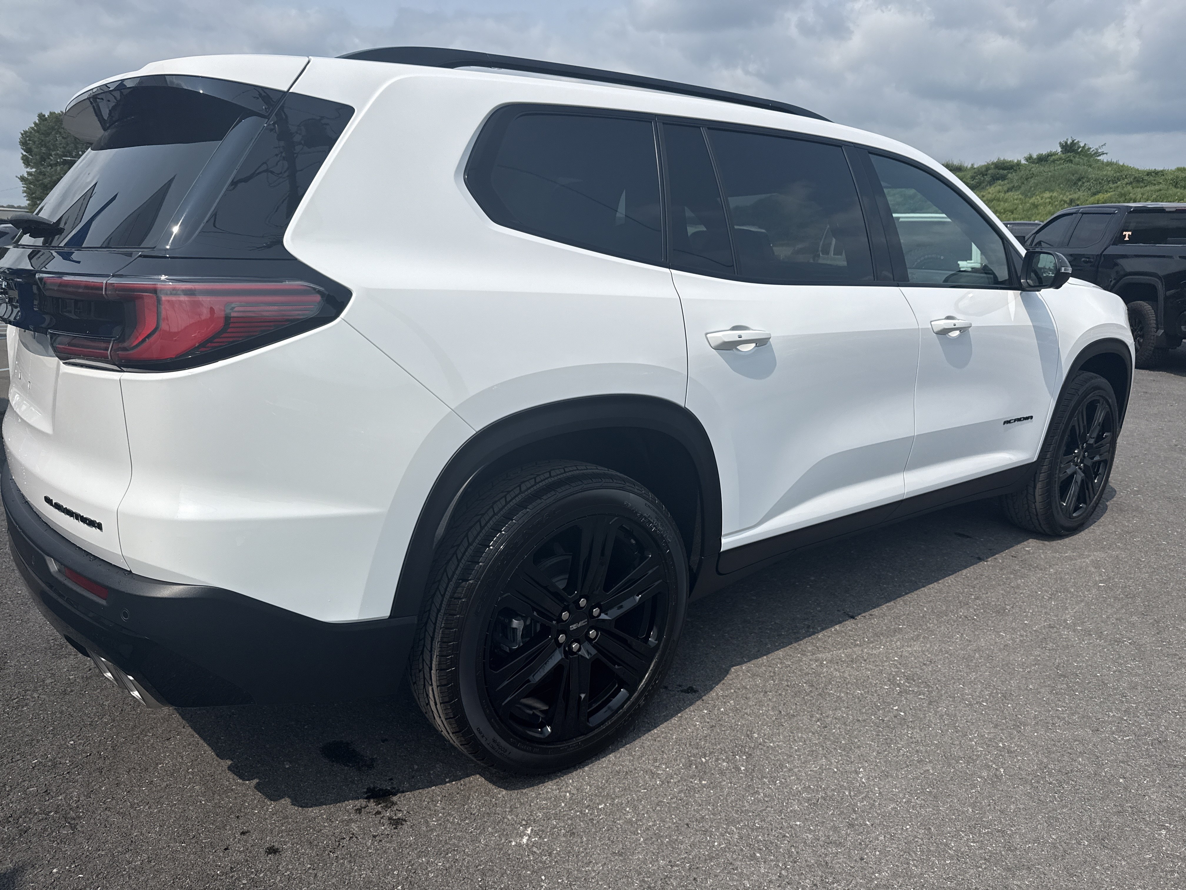 New 2027 GMC Acadia Elevation w/ Black Edition AWD/4WD image 3