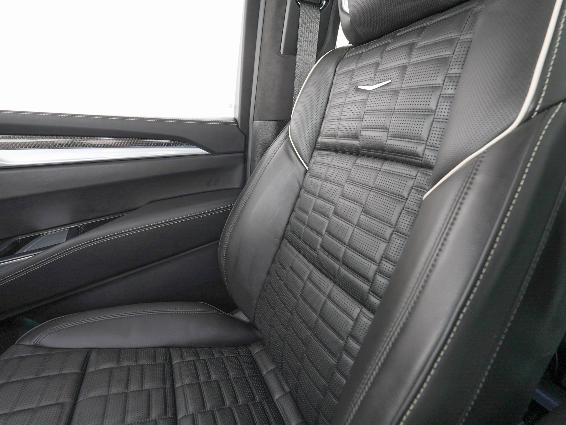 Used 2026 Cadillac Escalade ESV V image 32