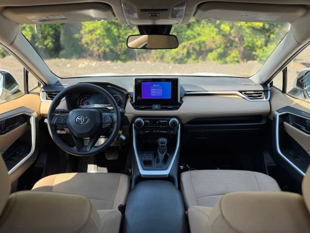 Used 2025 Toyota RAV4 LE AWD/4WD image 18