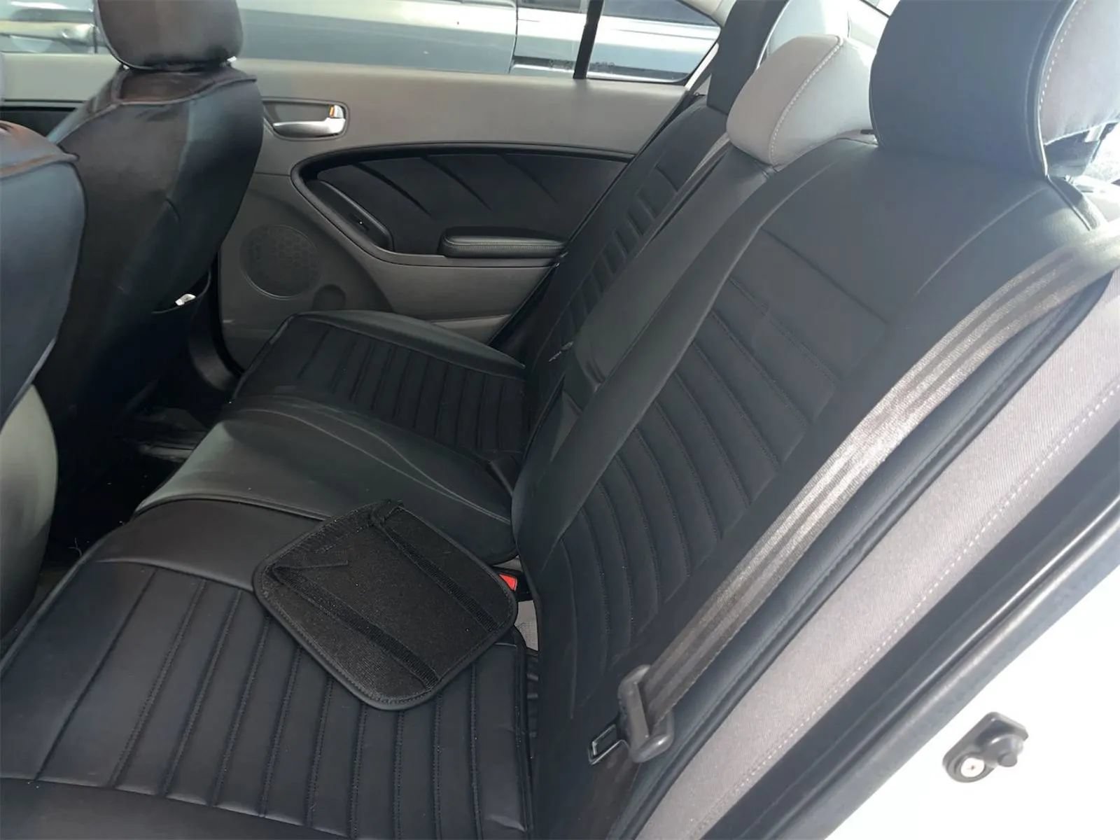 Used 2017 Kia Forte LX FWD image 4
