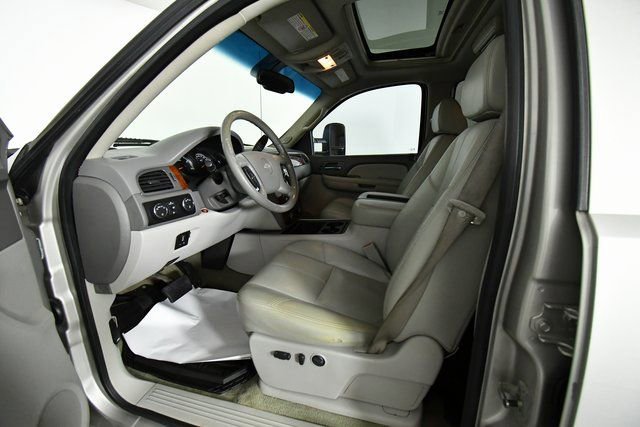 Used 2009 Chevrolet Silverado 3500 LTZ w/ LTZ Plus Package AWD/4WD image 6