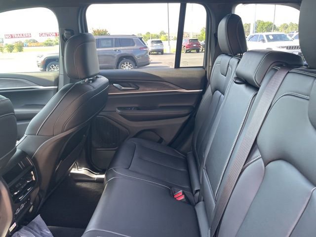 New 2025 Jeep Grand Cherokee Limited image 21