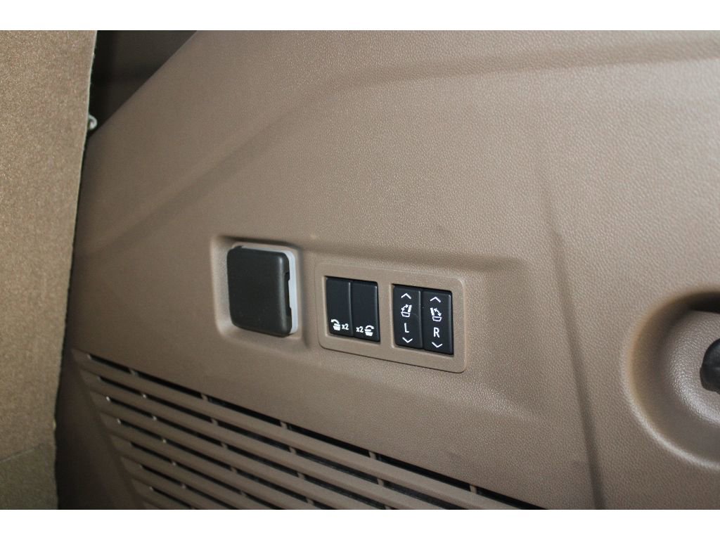 New 2026 GMC Yukon Denali w/ Denali Reserve Package image 11