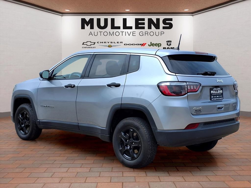 Used 2022 Jeep Compass Sport image 4