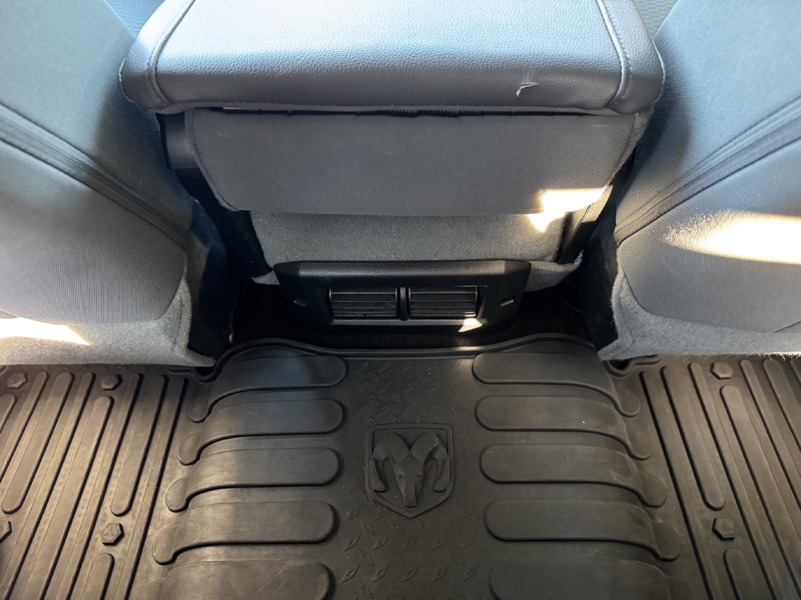 Used 2015 RAM 1500 Express AWD/4WD image 28