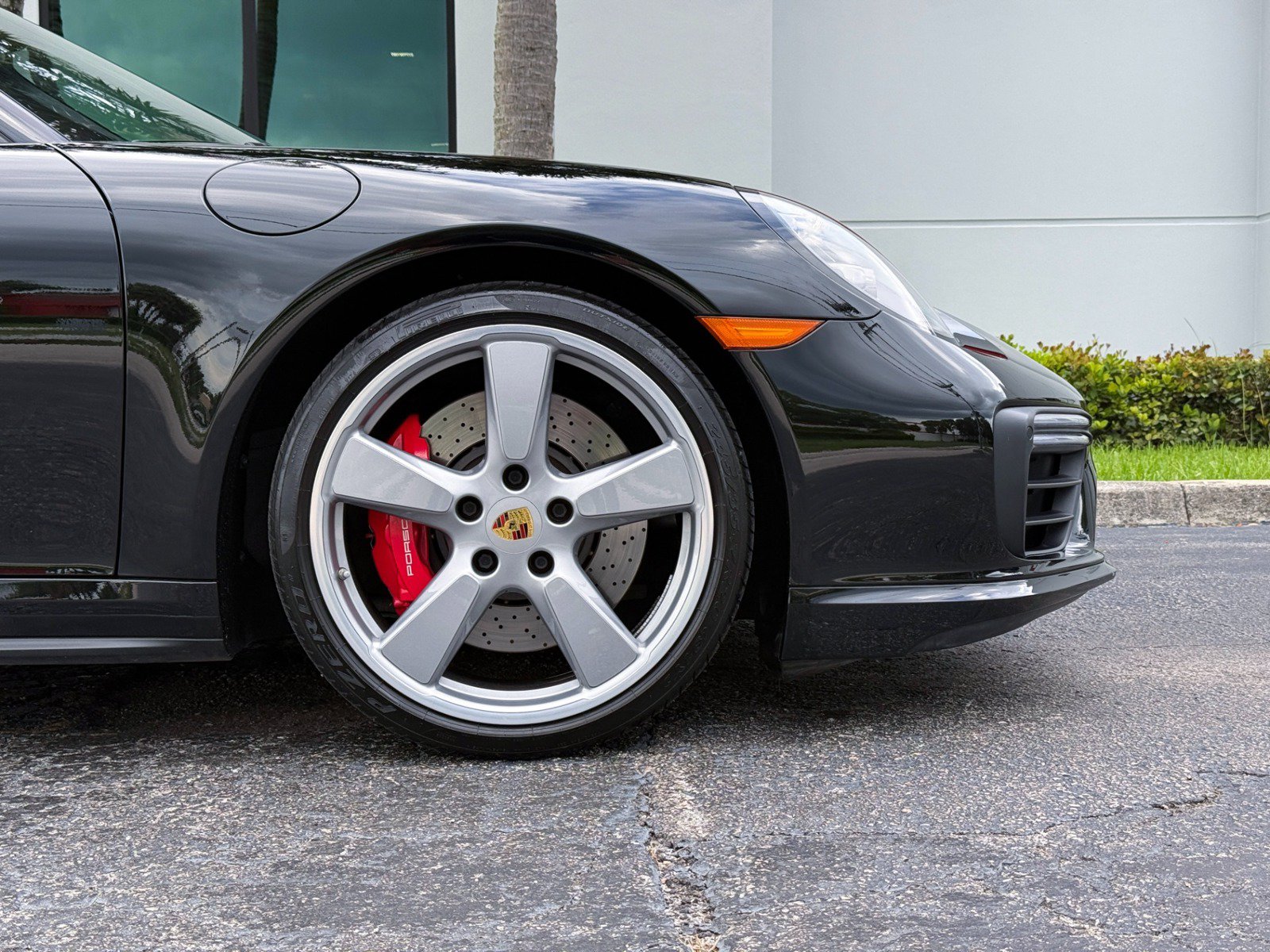 Used 2019 Porsche 911 4 Cabriolet AWD/4WD image 5