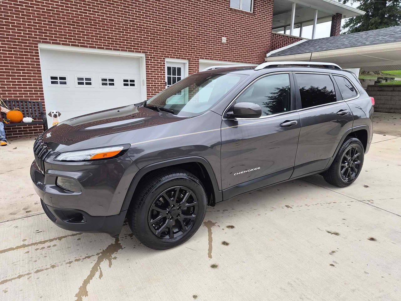 Used 2016 Jeep Cherokee Latitude w/ Comfort/Convenience Group