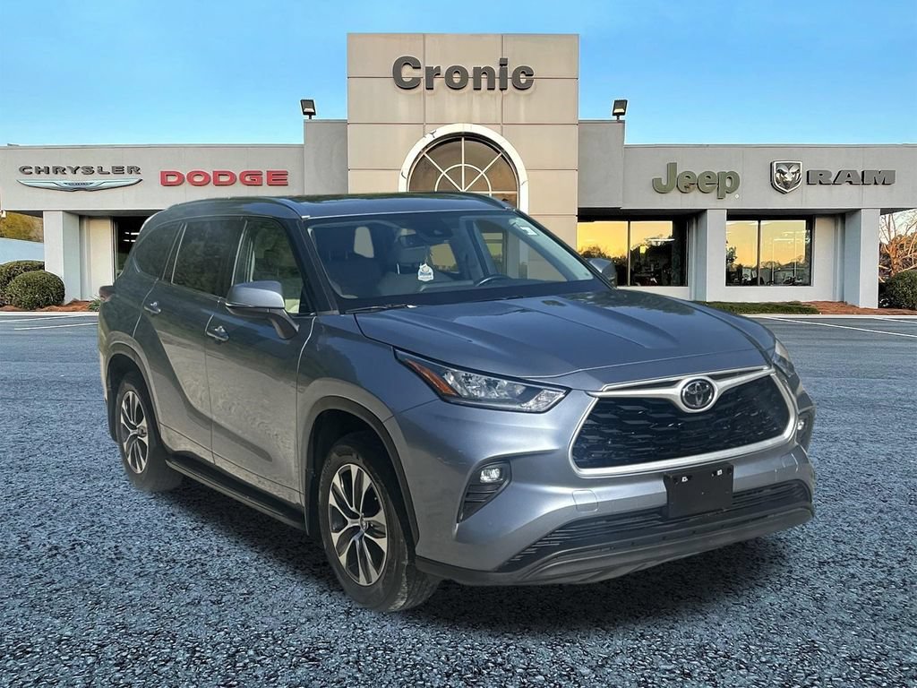 Used 2020 Toyota Highlander XLE