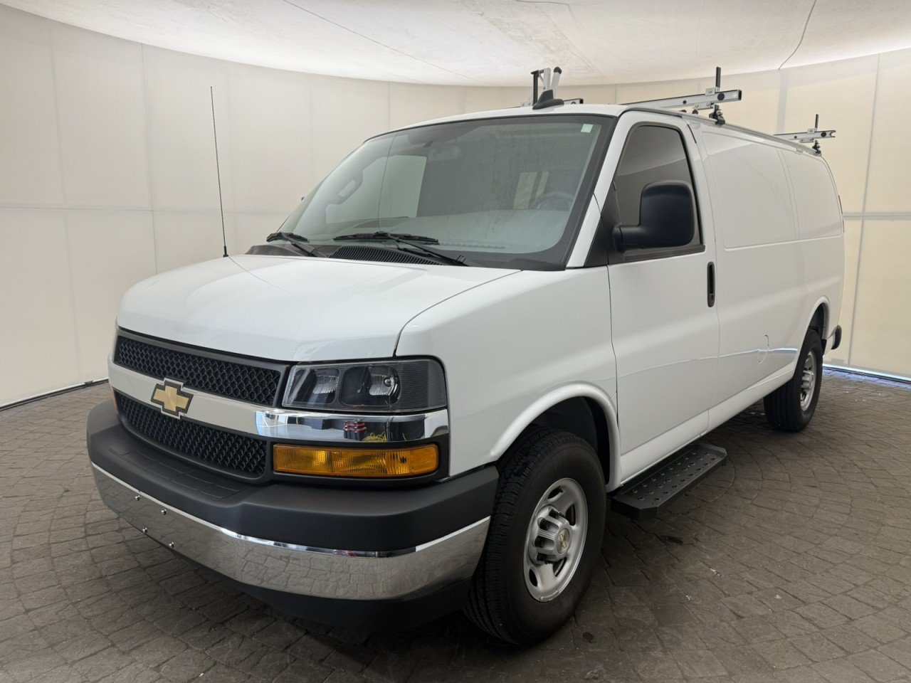 Used 2025 Chevrolet Express 2500 w/ Driver Convenience Package RWD image 3